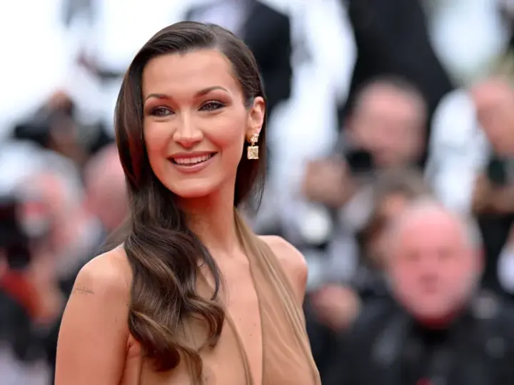 Qual o peso atual de Bella Hadid? Descubra medidas, saúde e carreira