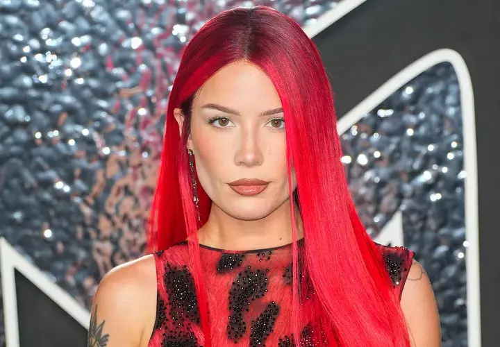 Qual a altura de Qual a altura de Halsey? Dados completos e curiosidades reveladas