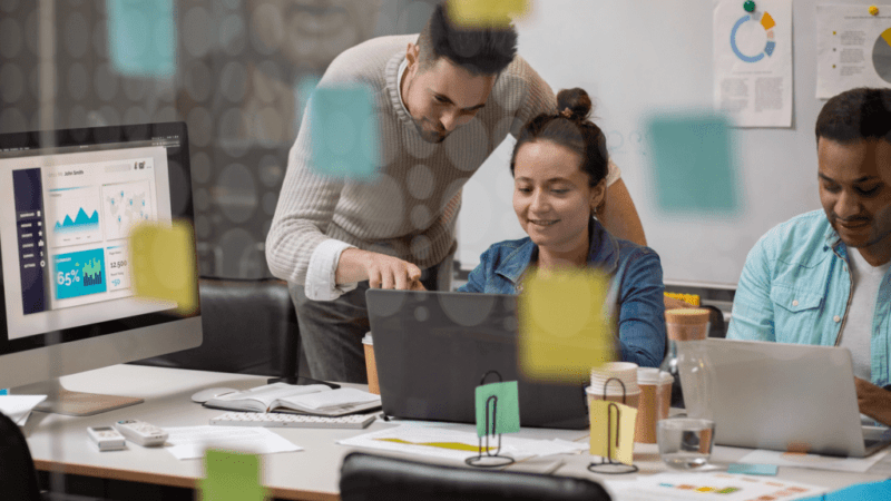 Agências de marketing digital full-service ganham protagonismo em 2026 com avanço da integração entre dados, canais e tecnologia